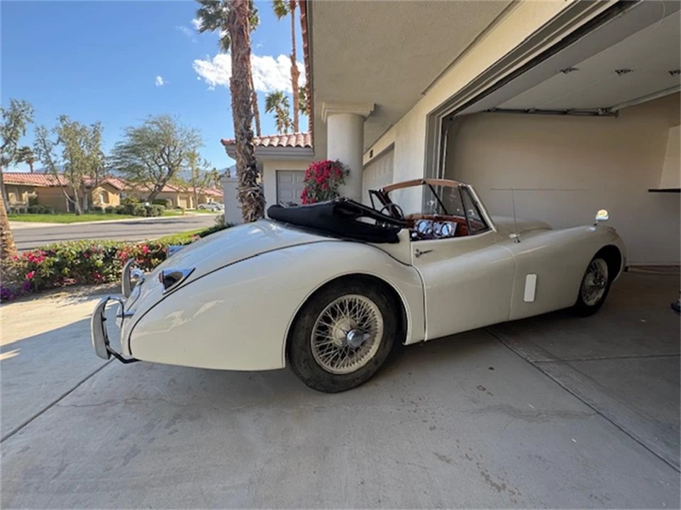 1952 Jaguar XK120 - Image 4 of 9