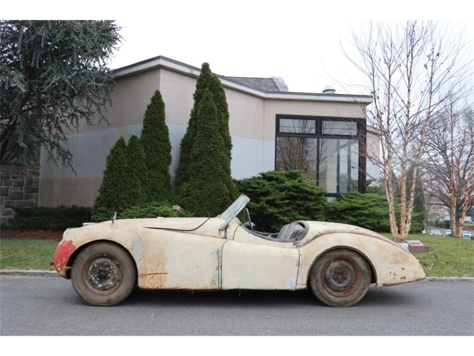 1952 Jaguar XK120 - Image 4 of 8