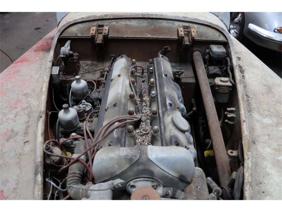1952 Jaguar XK120 - Image 8 of 8