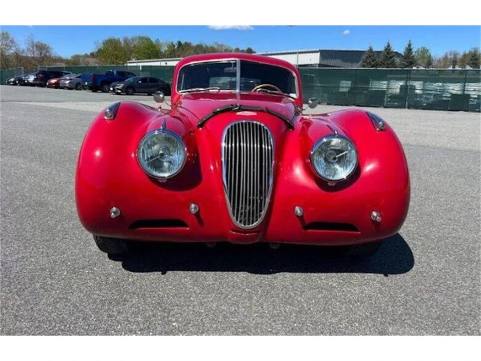 1952 Jaguar XK120 - Image 2 of 9