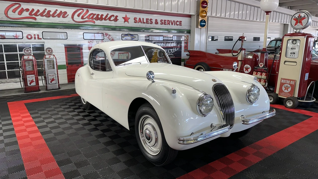 1952 Jaguar XK120 FHC Coupe - Image 6 of 31