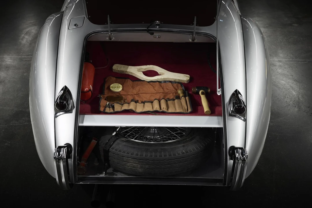 1952 Jaguar XK120 OTS Roadster - Image 17 of 30