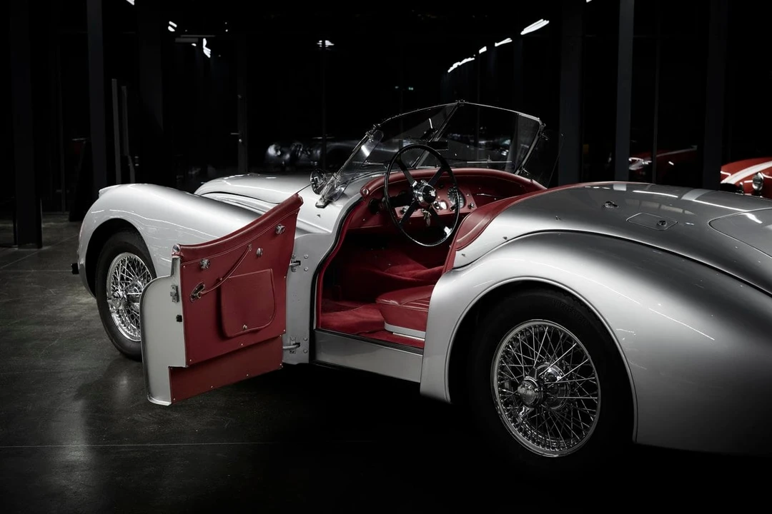 1952 Jaguar XK120 OTS Roadster - Image 9 of 30
