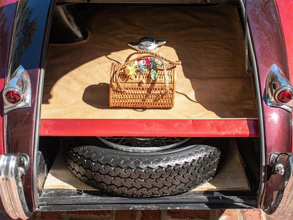 1952 Jaguar XK120 - Image 15 of 17