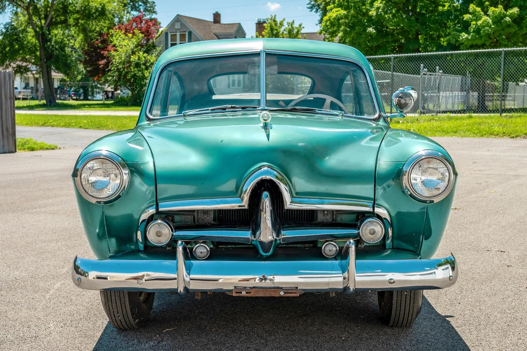 1952 Kaiser - Image 2 of 31