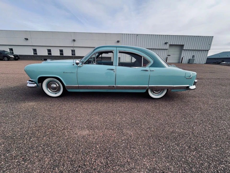 1952 Kaiser - Image 8 of 31