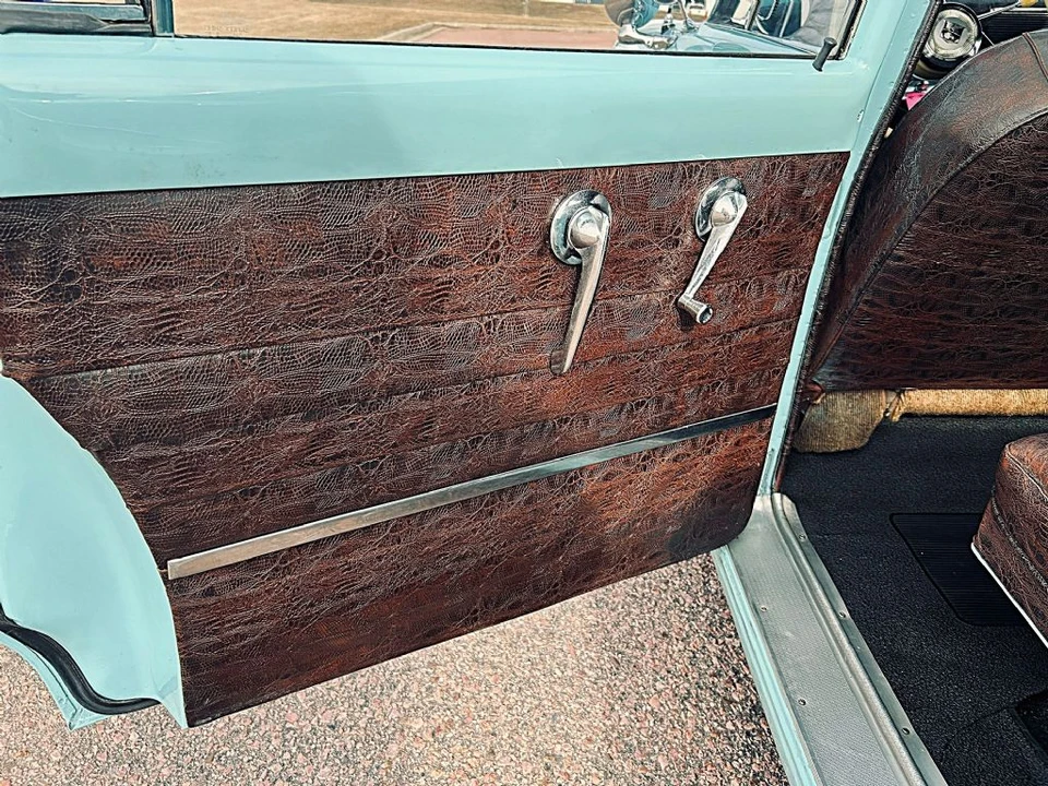 1952 Kaiser - Image 18 of 31