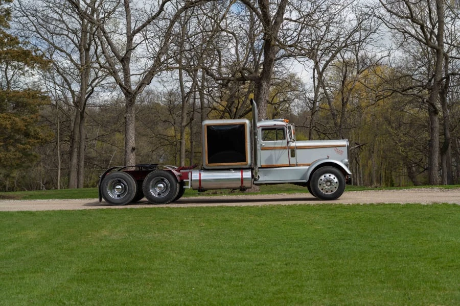 1952 Kenworth - Image 11 of 31