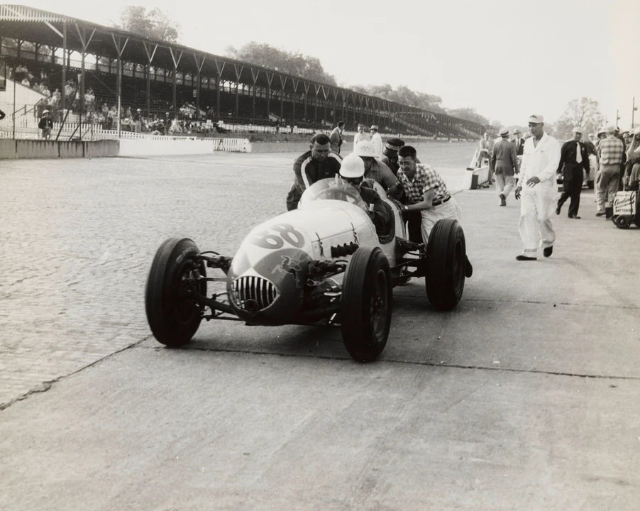 1952 Kurtis - Image 3 of 14