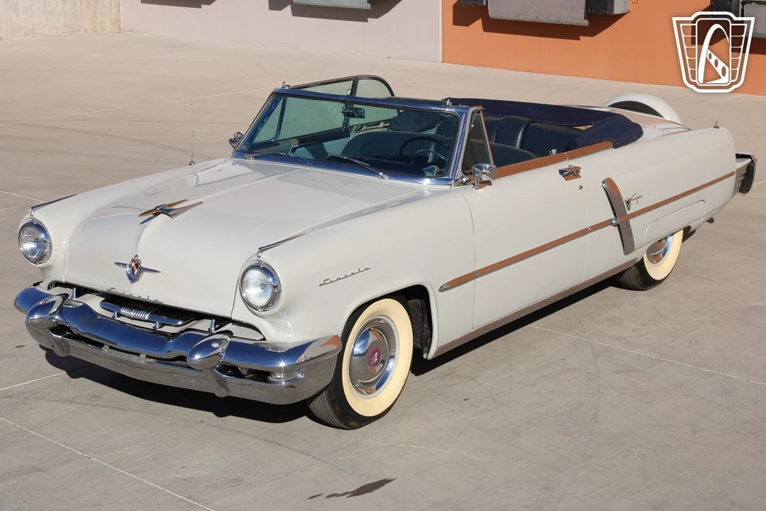 1952 Lincoln Capri - Image 9 of 12