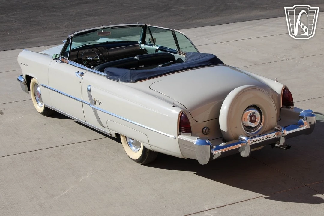 1952 Lincoln Capri - Image 11 of 12