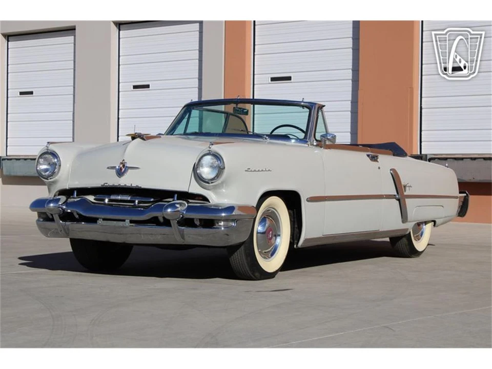 1952 Lincoln Capri - Image 2 of 31
