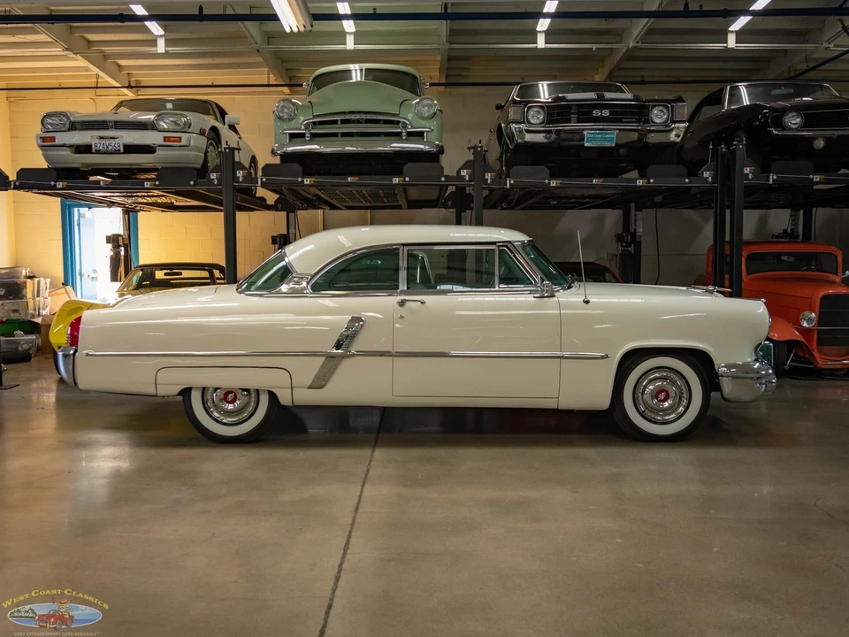 1952 Lincoln Cosmopolitan - Image 3 of 21
