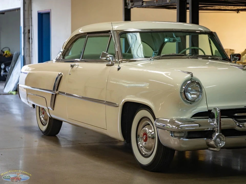 1952 Lincoln Cosmopolitan - Image 12 of 21