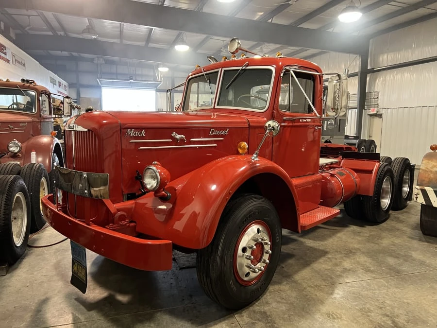 1952 Mack - Image 4 of 14