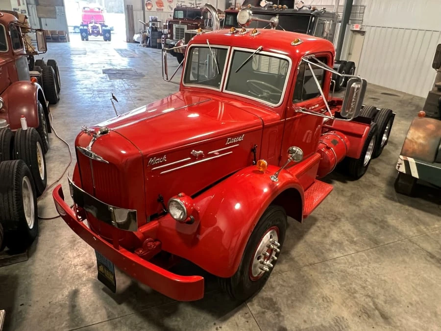 1952 Mack - Image 5 of 14