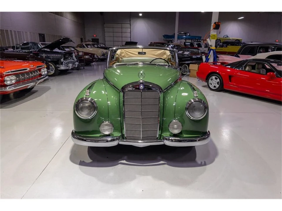 1952 Mercedes-Benz W186 & W189 Adenauer - Image 24 of 31