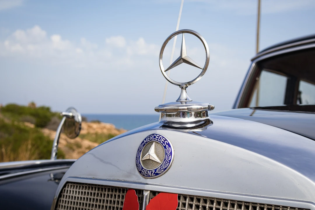 1952 Mercedes-Benz W186 & W189 Adenauer - Image 15 of 31