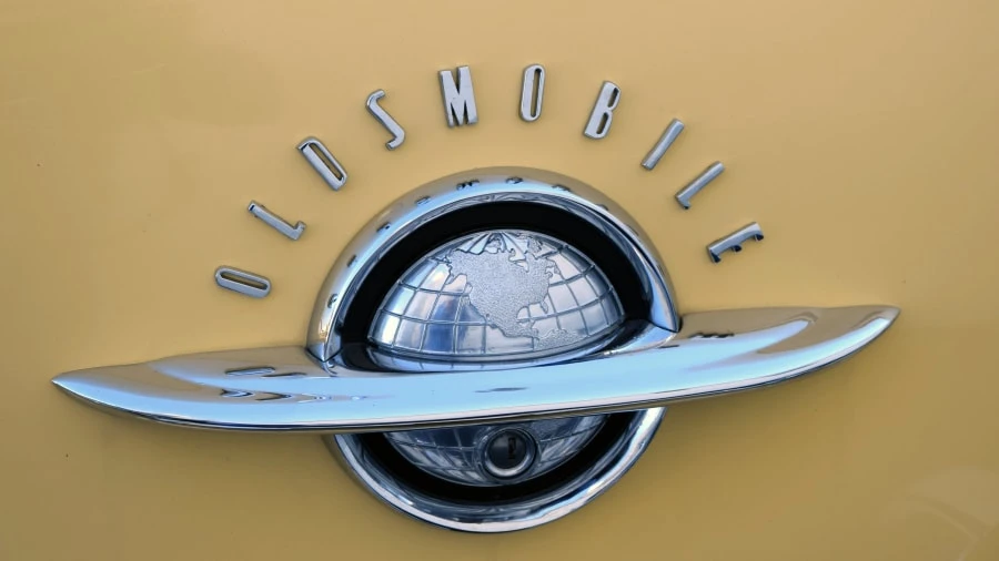 1952 Oldsmobile 98 - Image 11 of 12