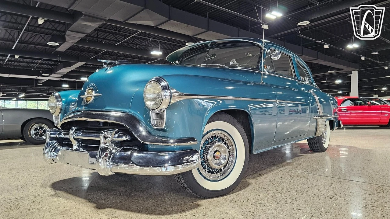 1952 Oldsmobile 88 - Image 4 of 12
