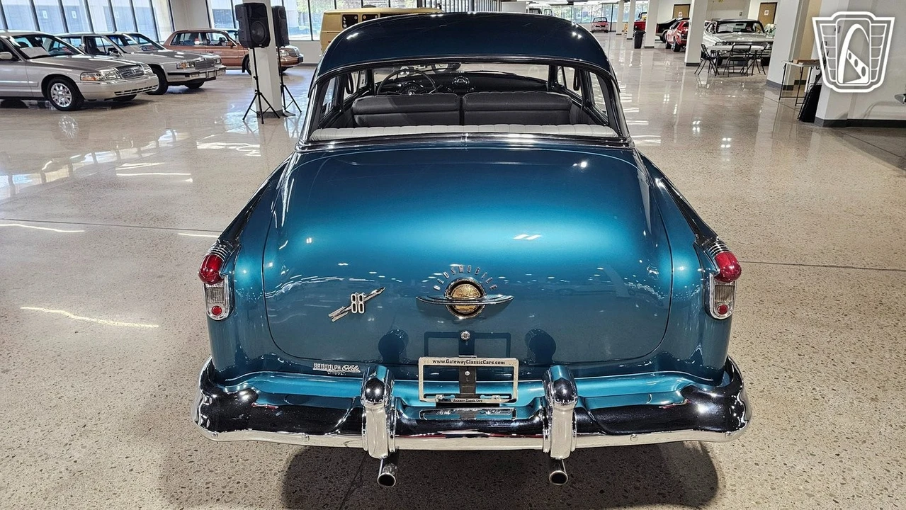 1952 Oldsmobile 88 - Image 9 of 12