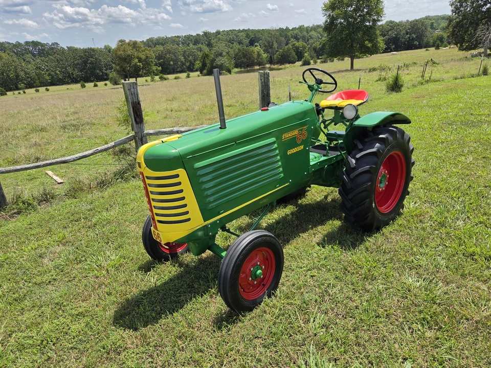 1952 Ford Tractor - Image 8 of 31