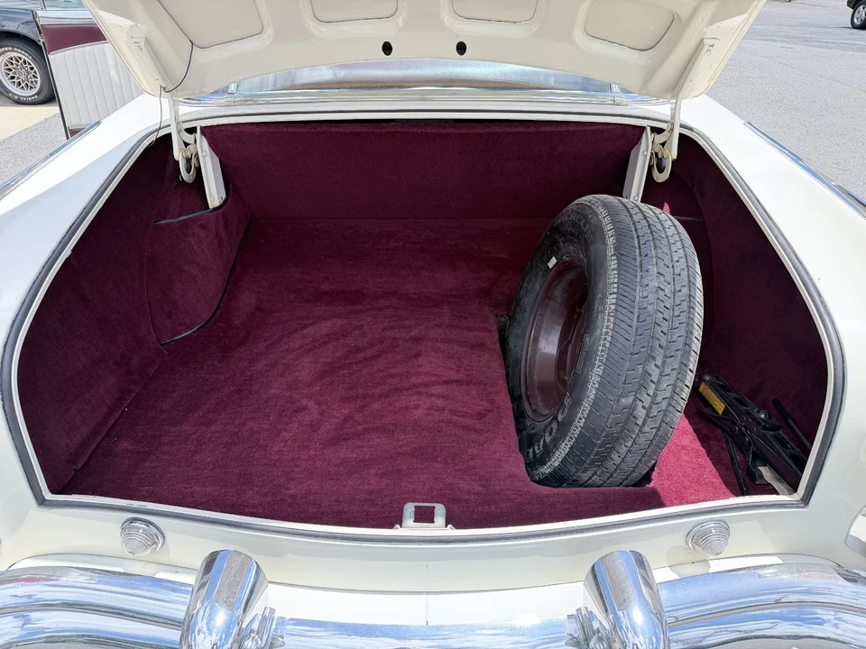 1952 Packard - Image 16 of 27