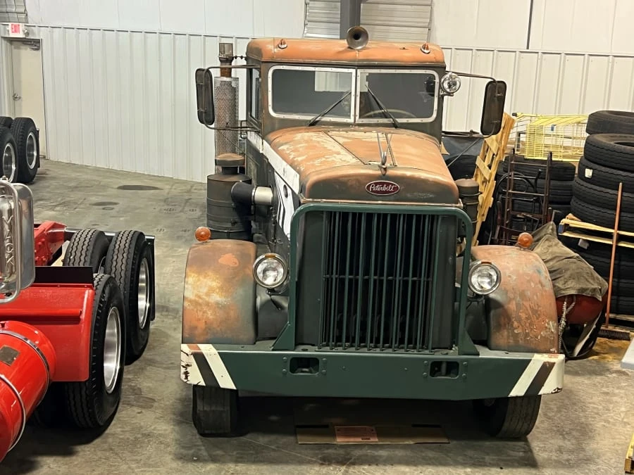 1952 Peterbilt - Image 2 of 4