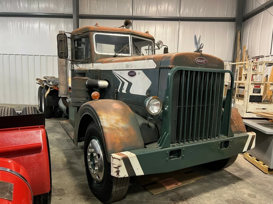 1952 Peterbilt - Image 3 of 4