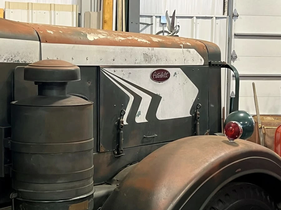 1952 Peterbilt - Image 4 of 4