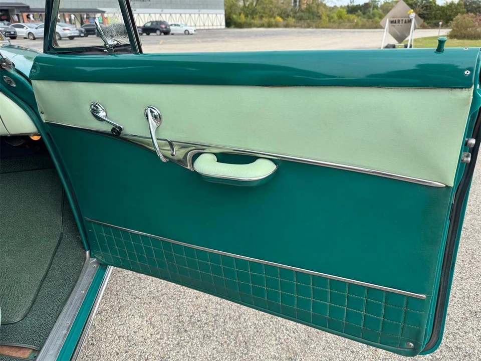 1952 Pontiac Catalina 1st Gen - Image 25 of 31