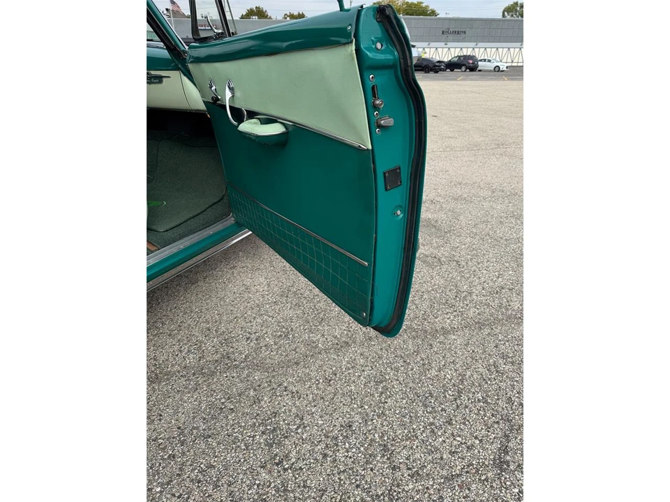 1952 Pontiac Catalina 1st Gen - Image 26 of 31