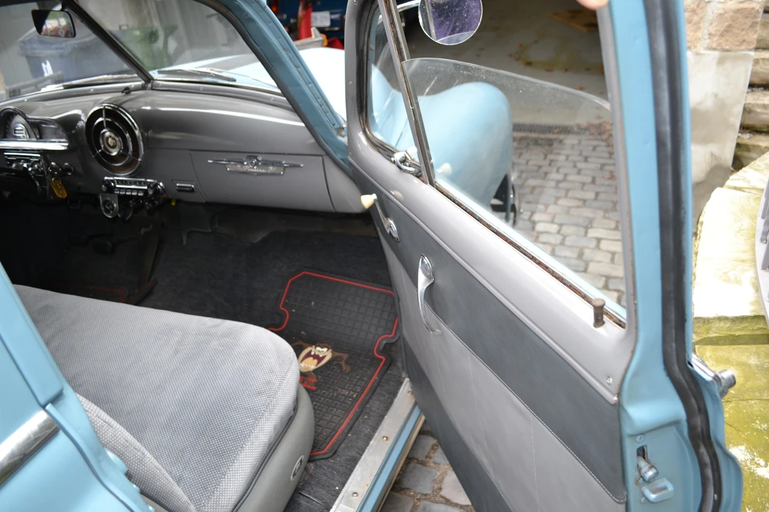1952 Pontiac Chieftain - Image 19 of 31