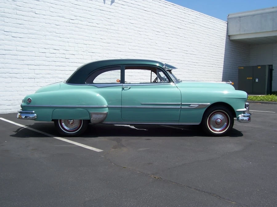 1952 Pontiac Chieftain - Image 2 of 12