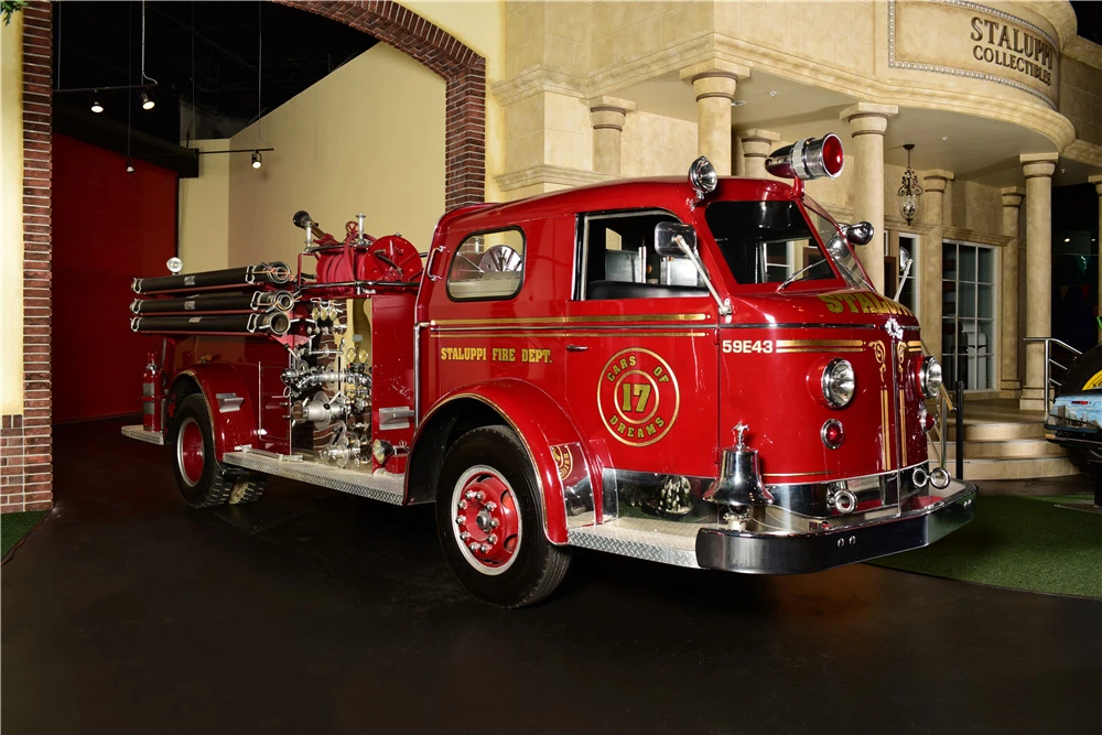1953 American LaFrance - Image 2 of 5