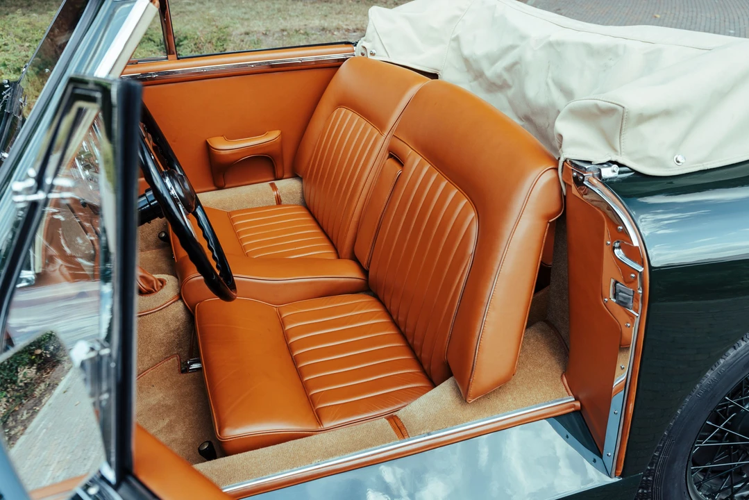 1953 Aston Martin DB1 & DB2 & DB2/4 & DB Mark III - Image 25 of 31