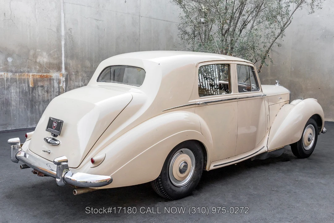 1953 Bentley R-Type Continental - Image 6 of 31