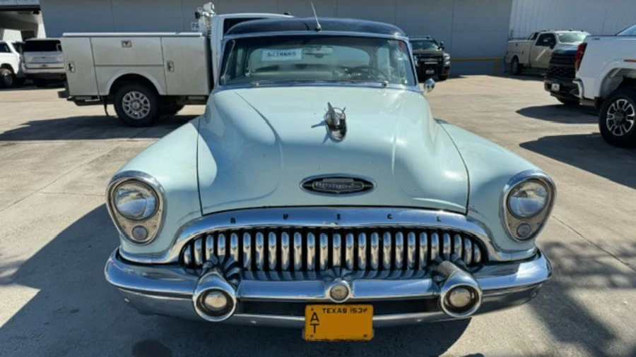 1953 Buick Roadmaster - Image 3 of 11