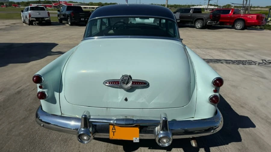 1953 Buick Roadmaster - Image 4 of 11