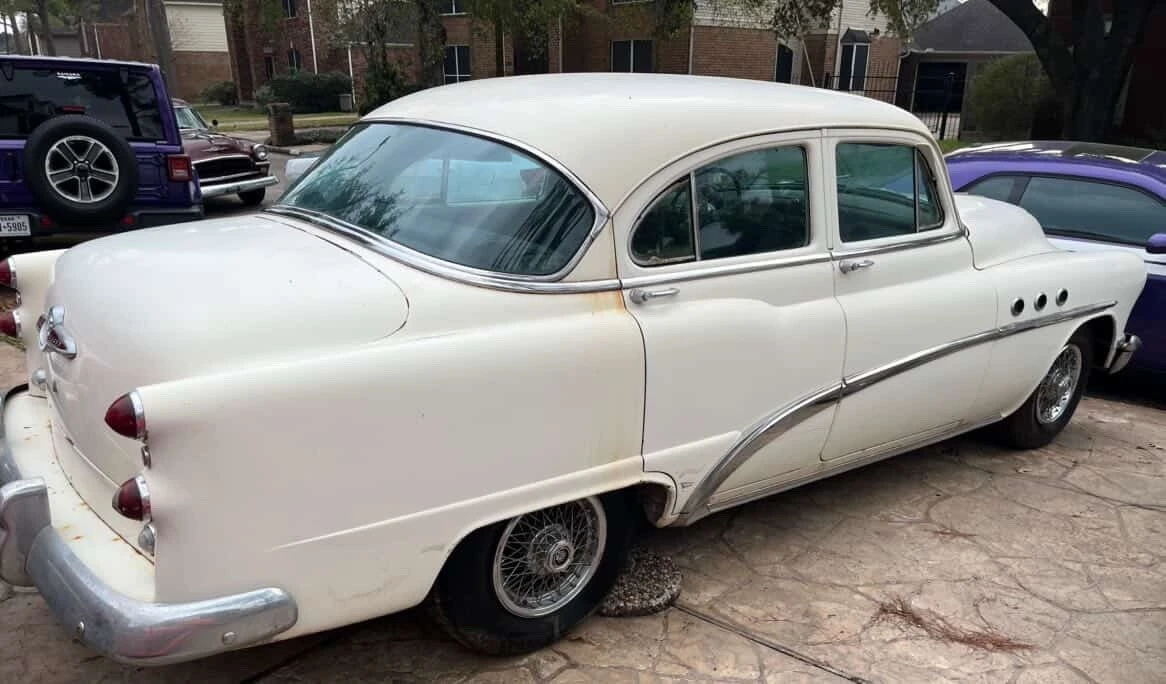 1953 Buick Roadmaster - Image 4 of 15