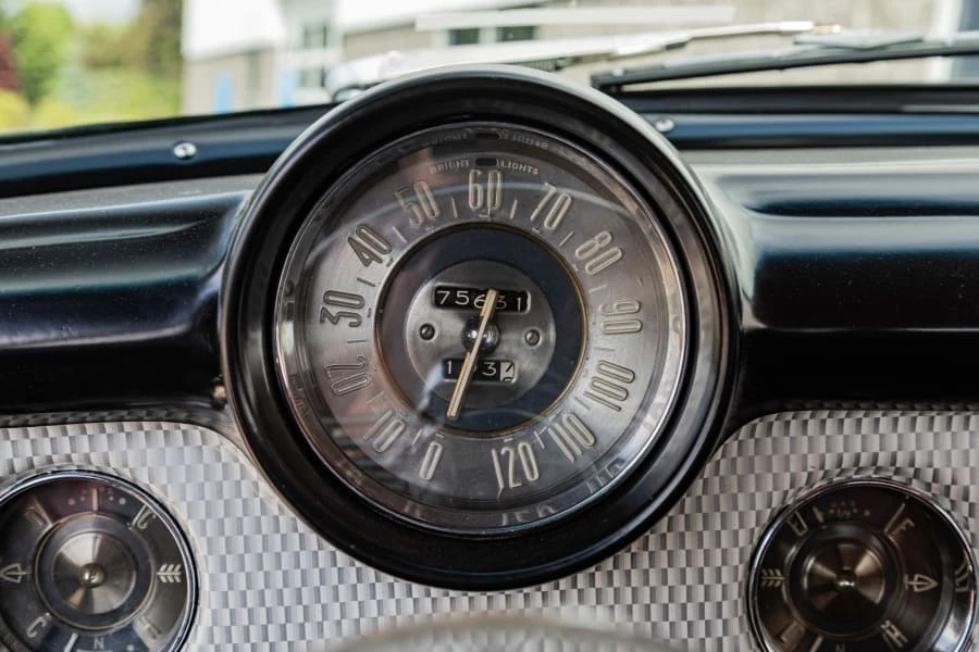 1953 Buick Roadmaster - Image 25 of 31