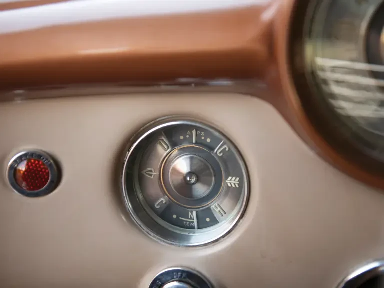 1953 Buick Roadmaster - Image 16 of 31