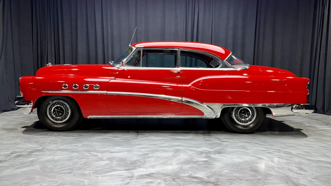 1953 Buick Roadmaster - Image 10 of 31