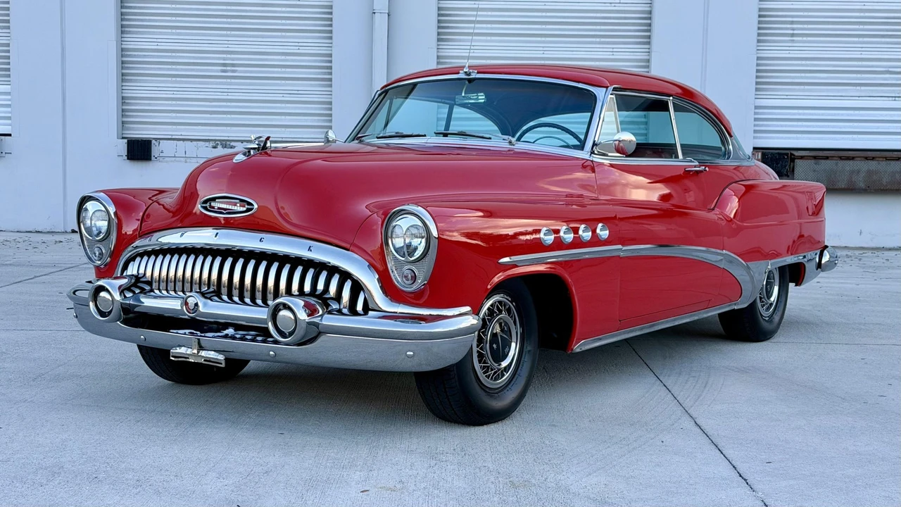 1953 Buick Roadmaster - Image 13 of 31