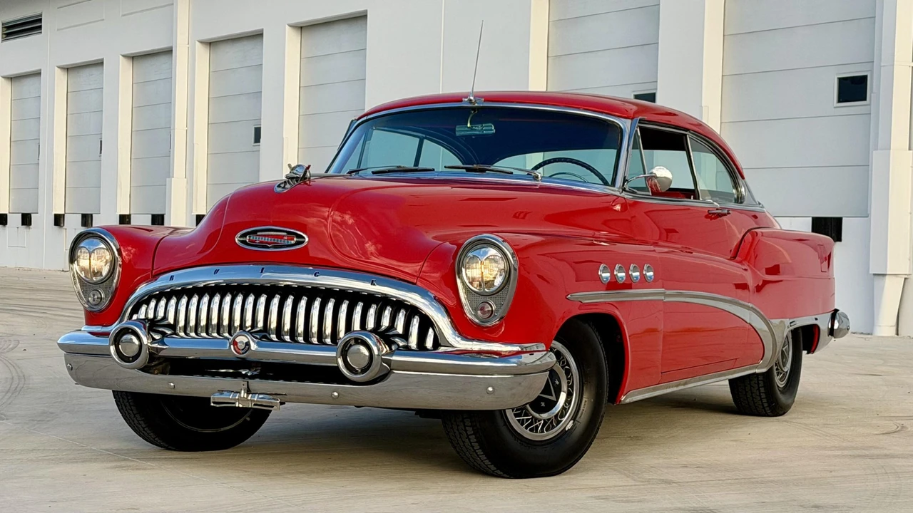 1953 Buick Roadmaster - Image 17 of 31