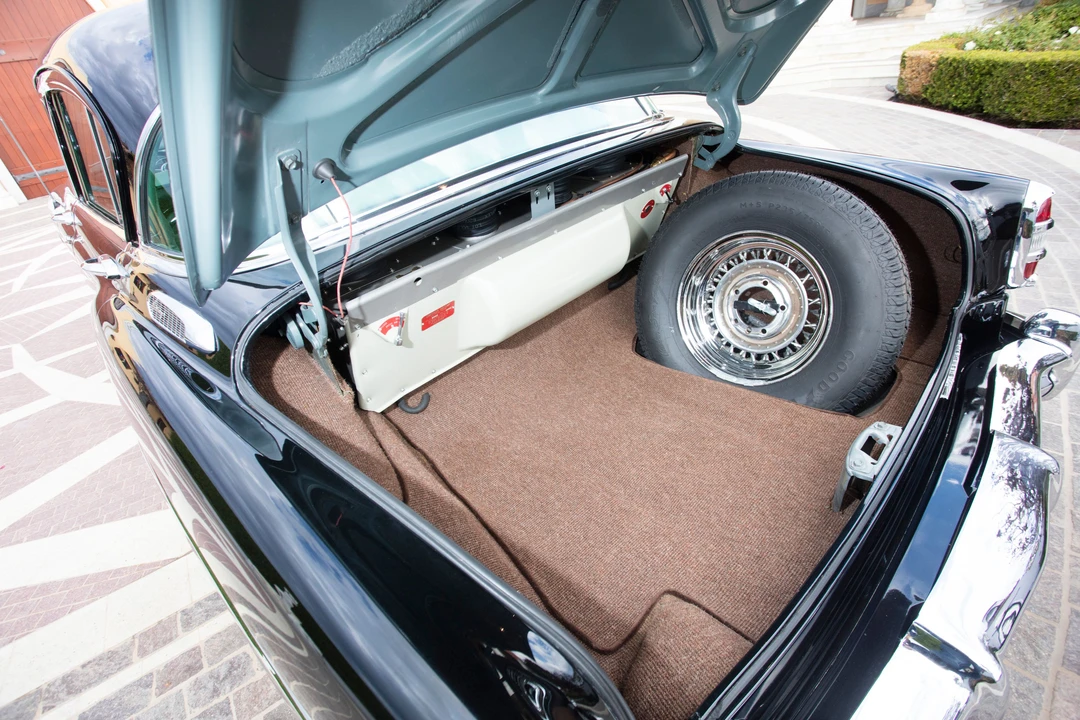 1953 Chrysler Imperial 1st Gen - Image 2 of 31