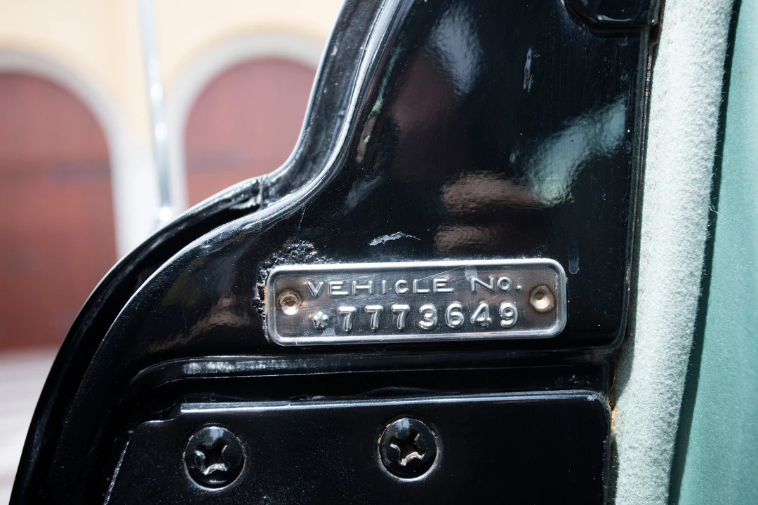 1953 Chrysler Imperial 1st Gen - Image 9 of 31