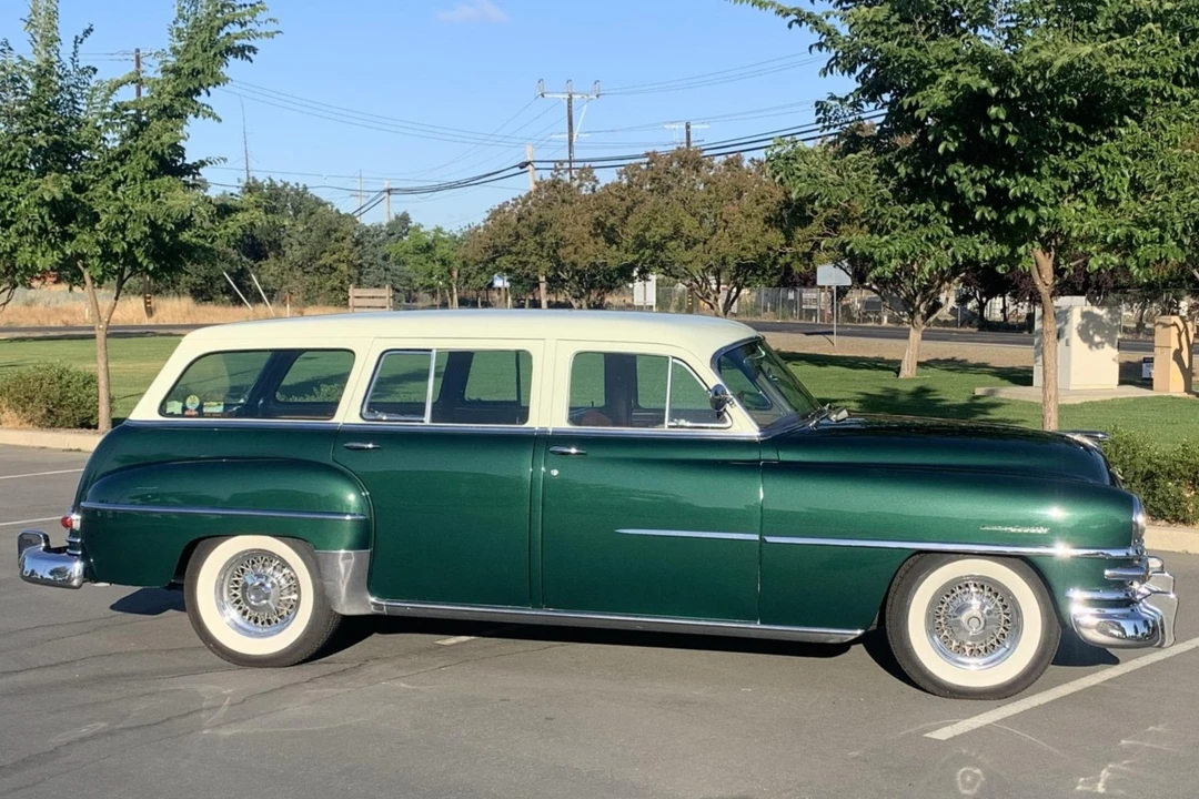 1953 Chrysler New Yorker - Image 3 of 31