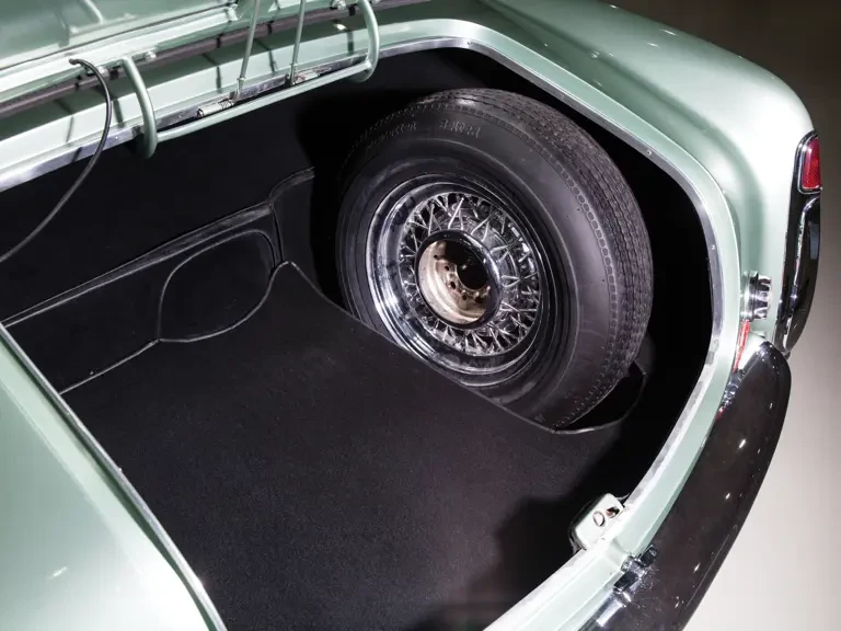 1953 Chrysler Imperial 1st Gen - Image 25 of 28