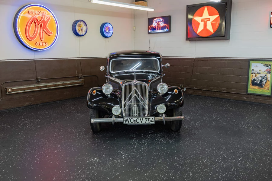 1953 Citroen Traction Avant - Image 4 of 31